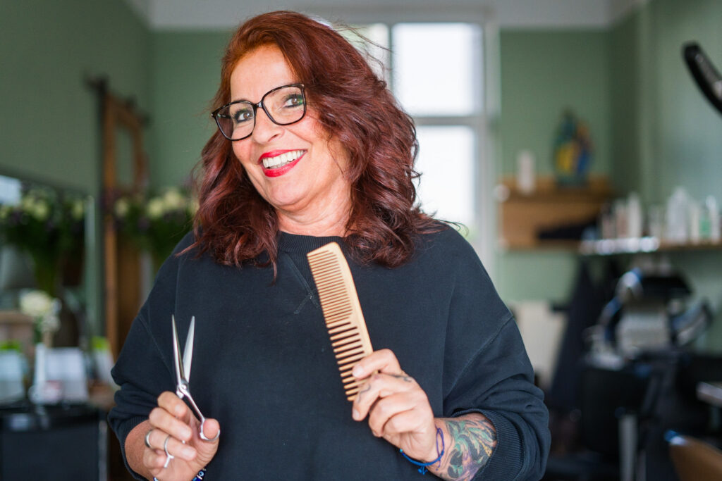 Friseurmeisterin Susanne Toramann in ihrem Salon