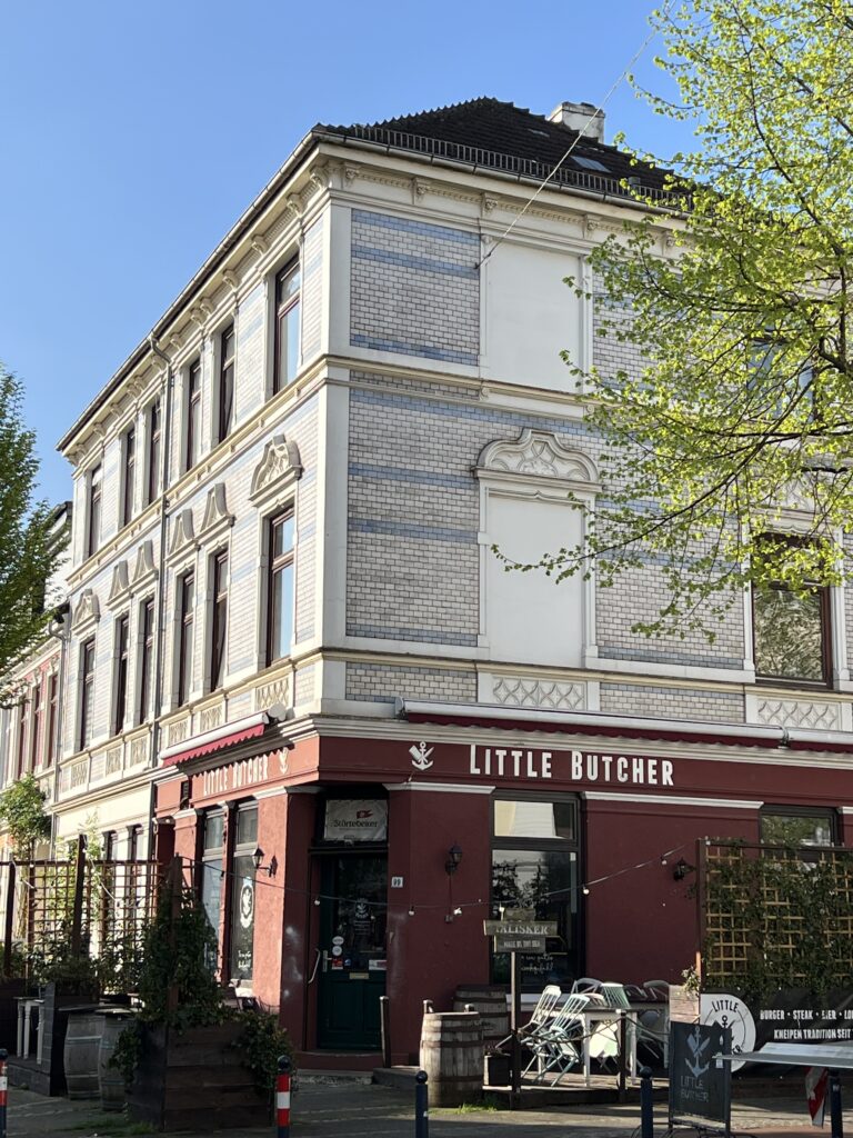 Hier sieht man das Restaurant Little Butcher von außen.